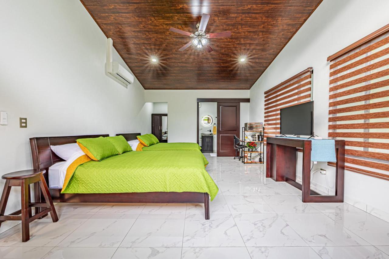 Shalom Chamo Villas ウビタ エクステリア 写真